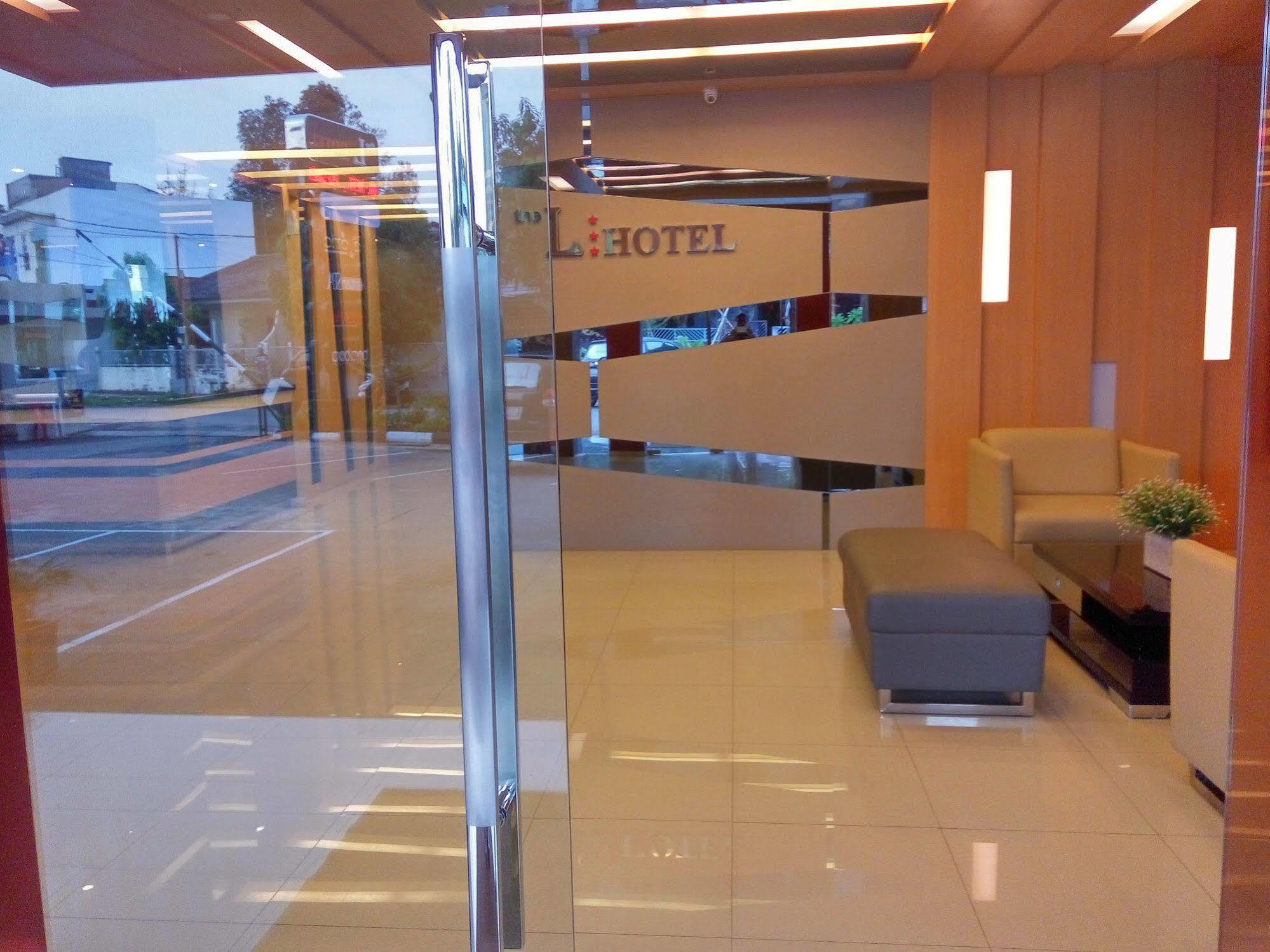 The L Hotel Entertainment Batam Zewnętrze zdjęcie