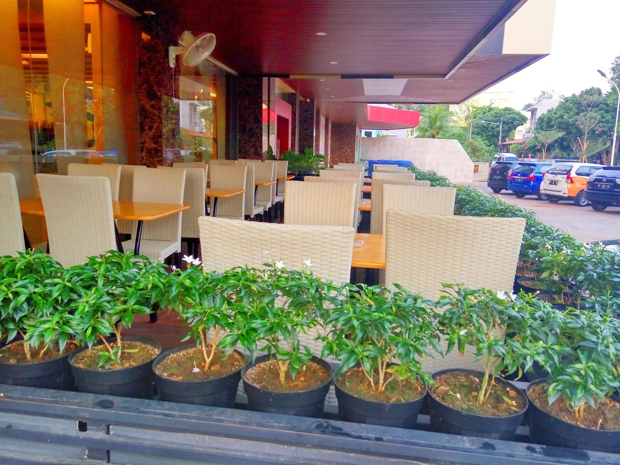 The L Hotel Entertainment Batam Zewnętrze zdjęcie
