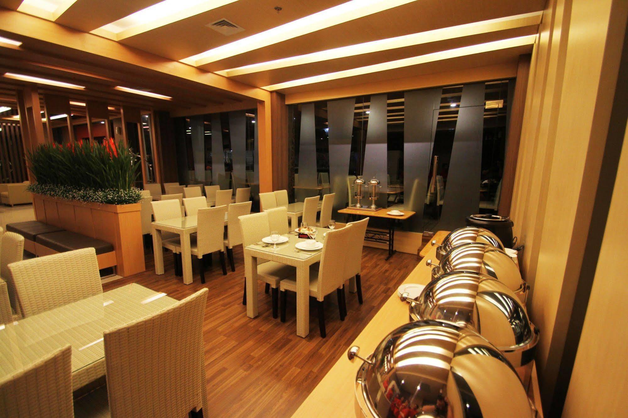 The L Hotel Entertainment Batam Zewnętrze zdjęcie