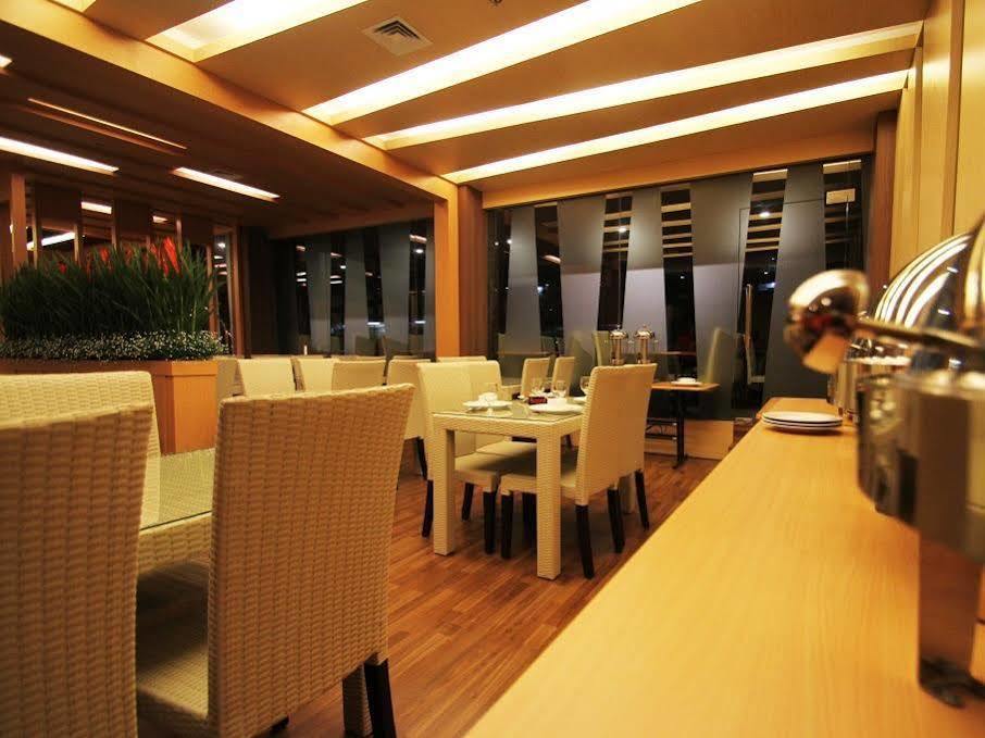 The L Hotel Entertainment Batam Zewnętrze zdjęcie