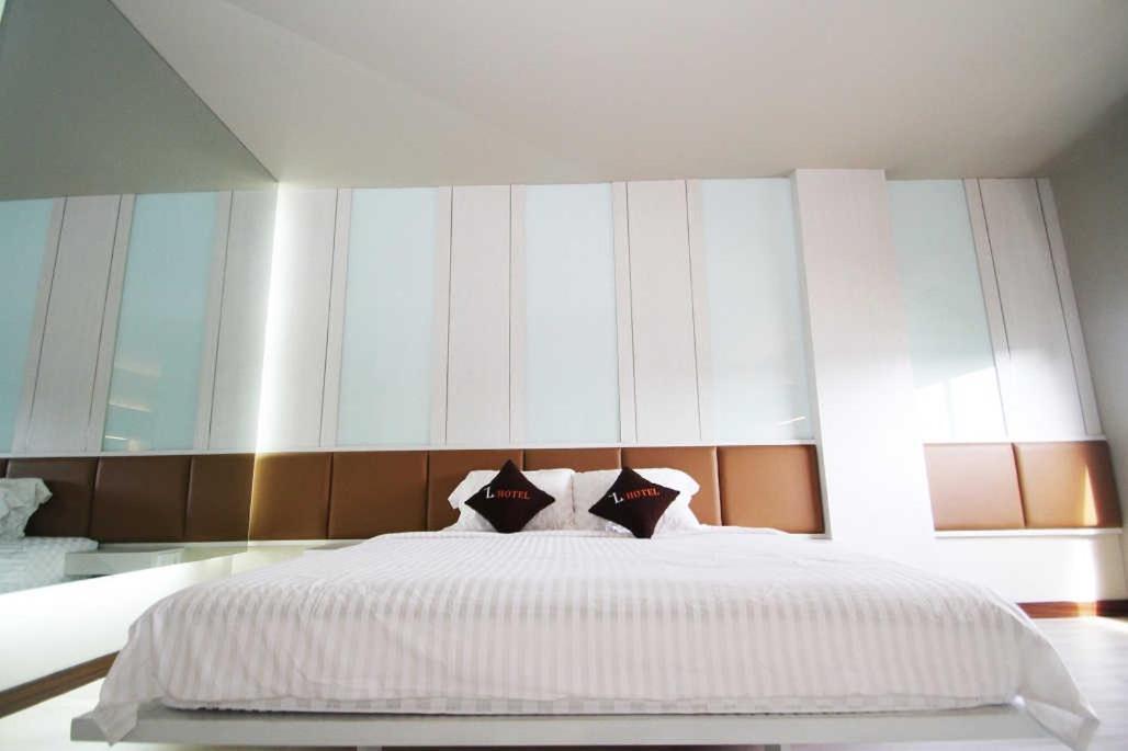 The L Hotel Entertainment Batam Zewnętrze zdjęcie